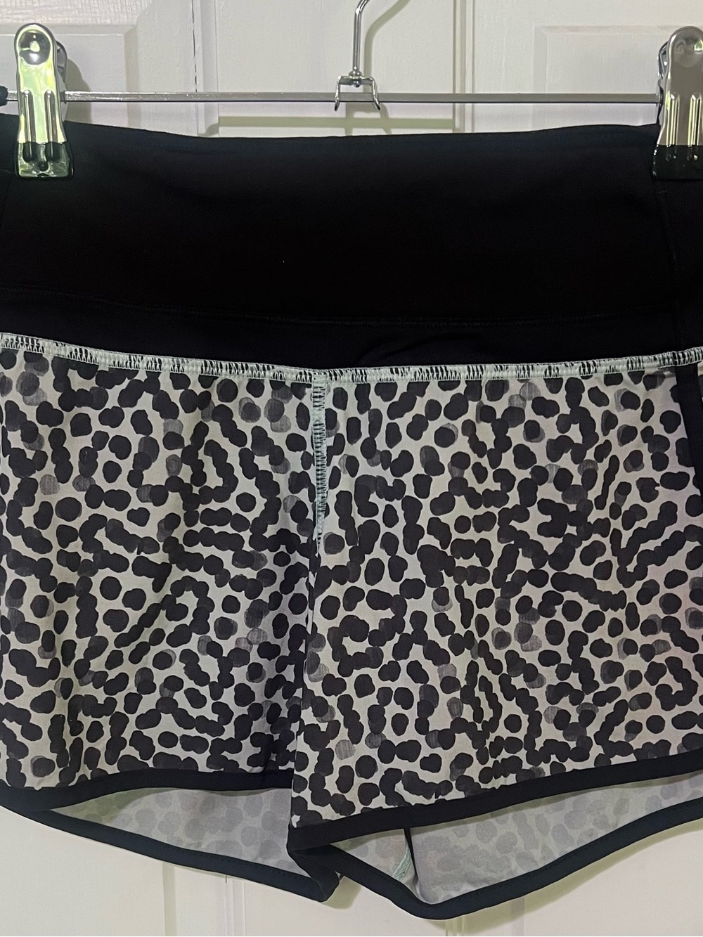 LULULEMON RUN TIMES SHORT *4 way Stretch (Ace Spot Tranquil Blue Black/ Black) - Picture 4 of 6